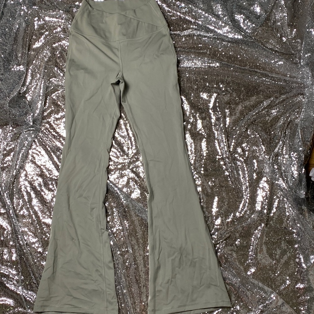 Super-Soft YOGALICIOUS Yoga Pants (Sea foam Green) (NWOT!)